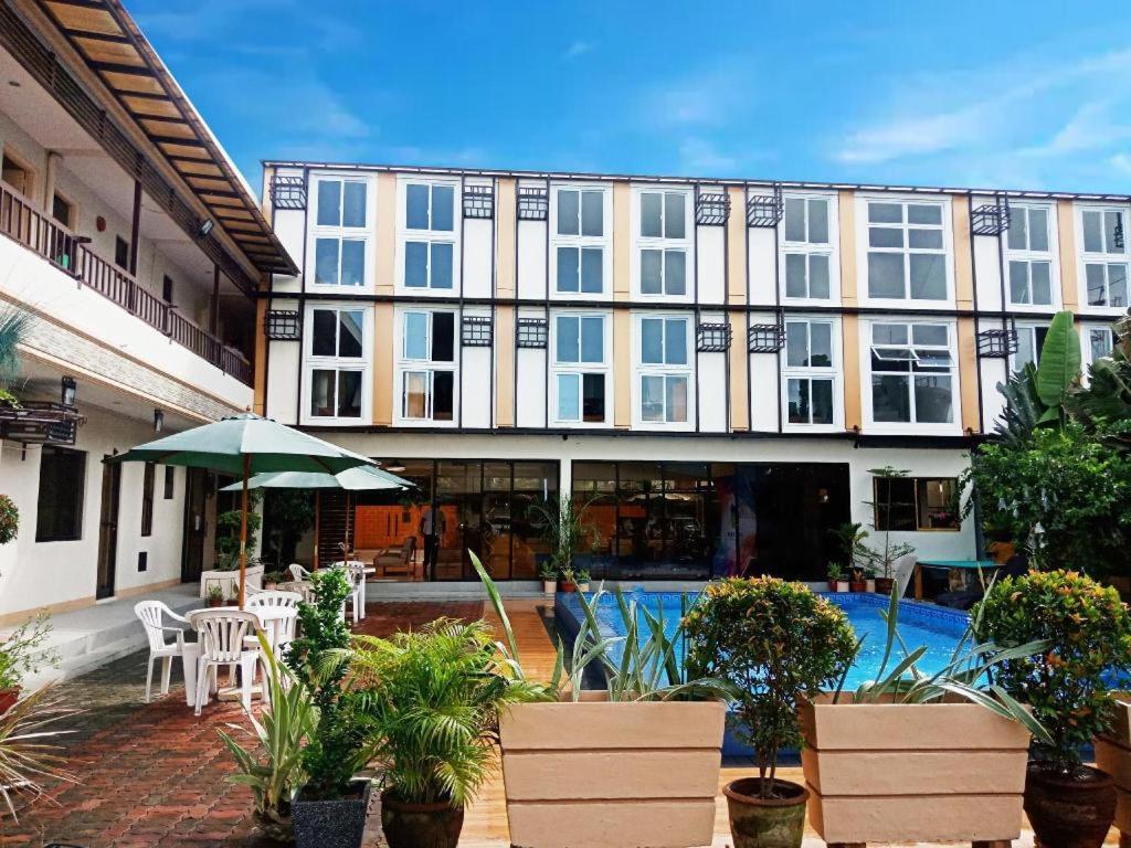 Aerostop Hotel & Restaurant Plaridel  Exterior foto